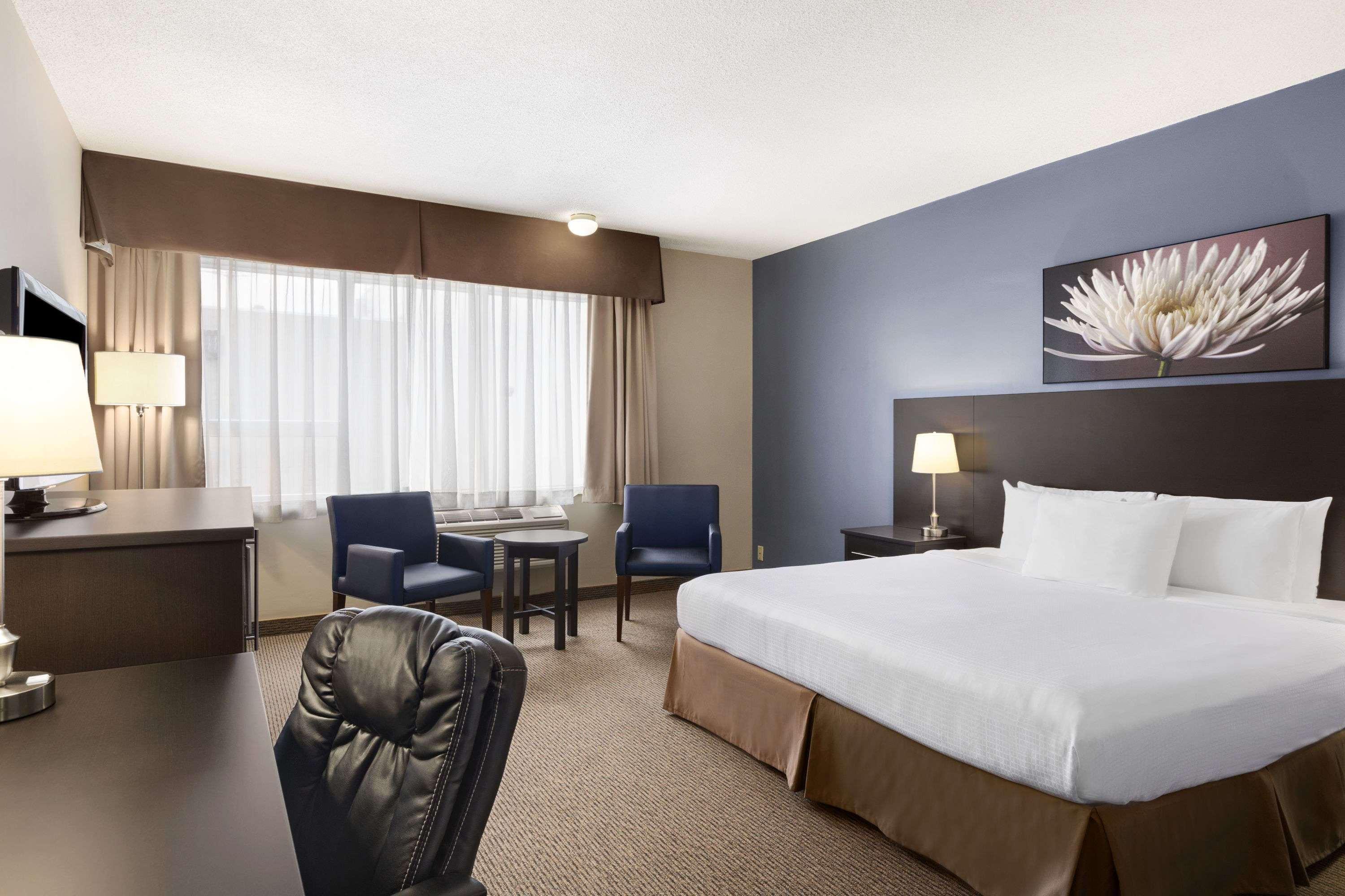 Days Inn By Wyndham Montreal Airport Conference Centre Dorval Exterior foto